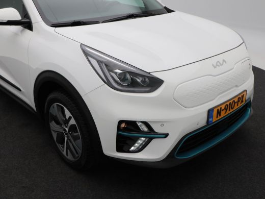 Kia e-Niro DynamicPlusLine 64 kWh 204 Pk | Camera | Open dak | Adaptive Cruise | Stoelverwarming | Carplay |... ActivLease financial lease