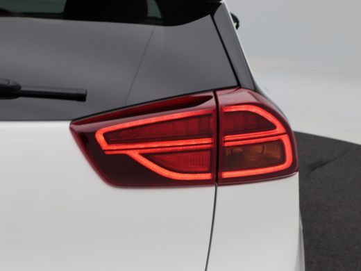 Kia e-Niro DynamicPlusLine 64 kWh 204 Pk | Camera | Open dak | Adaptive Cruise | Stoelverwarming | Carplay |... ActivLease financial lease