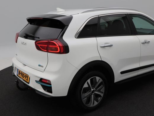 Kia e-Niro DynamicPlusLine 64 kWh 204 Pk | Camera | Open dak | Adaptive Cruise | Stoelverwarming | Carplay |... ActivLease financial lease