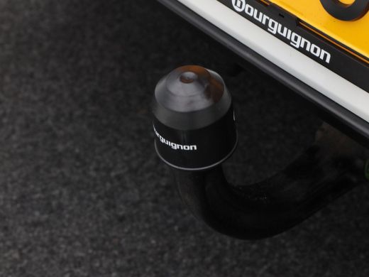 Kia e-Niro DynamicPlusLine 64 kWh 204 Pk | Camera | Open dak | Adaptive Cruise | Stoelverwarming | Carplay |... ActivLease financial lease