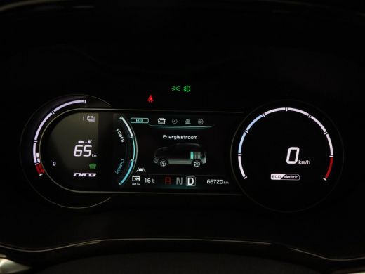 Kia e-Niro DynamicPlusLine 64 kWh 204 Pk | Camera | Open dak | Adaptive Cruise | Stoelverwarming | Carplay |... ActivLease financial lease