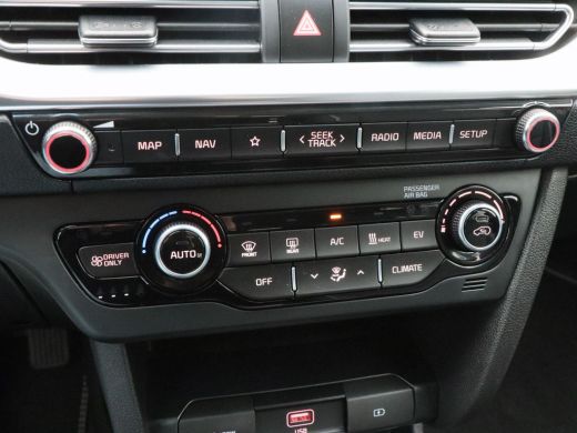 Kia e-Niro DynamicPlusLine 64 kWh 204 Pk | Camera | Open dak | Adaptive Cruise | Stoelverwarming | Carplay |... ActivLease financial lease