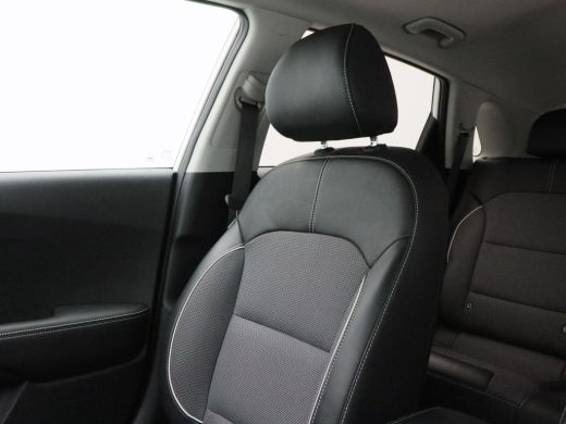 Kia e-Niro DynamicPlusLine 64 kWh 204 Pk | Camera | Open dak | Adaptive Cruise | Stoelverwarming | Carplay |... ActivLease financial lease