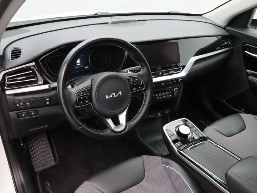 Kia e-Niro DynamicPlusLine 64 kWh 204 Pk | Camera | Open dak | Adaptive Cruise | Stoelverwarming | Carplay |... ActivLease financial lease