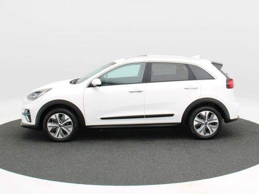 Kia e-Niro DynamicPlusLine 64 kWh 204 Pk | Camera | Open dak | Adaptive Cruise | Stoelverwarming | Carplay |... ActivLease financial lease
