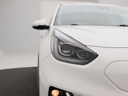 Kia e-Niro DynamicPlusLine 64 kWh 204 Pk | Camera | Open dak | Adaptive Cruise | Stoelverwarming | Carplay |... ActivLease financial lease