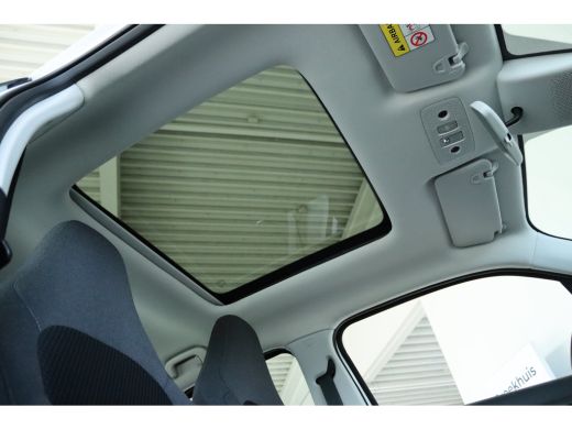 Leapmotor T03 Design 37.3 kWh | OP VOORRAAD | Adapt. Cruise | Panoramadak | Camera | Dodehoekdetectie | Navi | ... ActivLease financial lease