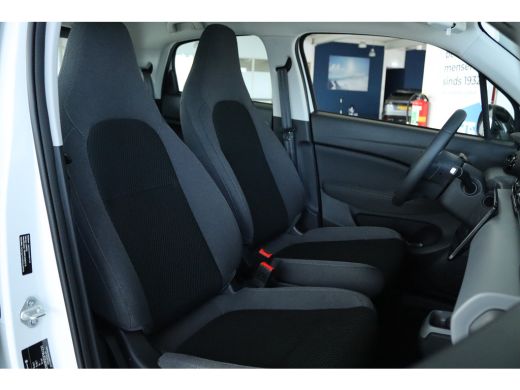 Leapmotor T03 Design 37.3 kWh | OP VOORRAAD | Adapt. Cruise | Panoramadak | Camera | Dodehoekdetectie | Navi | ... ActivLease financial lease