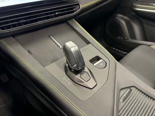 Lynk & Co 01 More | Panoramadak | 360 camera | Stoel + Stuurverwarming |Adaptieve cruise control | BLIS | ActivLease financial lease