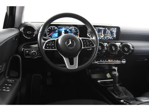 Mercedes-Benz A-Klasse 180 *1ste Eigenaar*Widescreen*Stoelverwarming*Navigatie* ActivLease financial lease