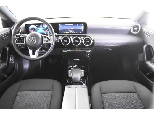 Mercedes-Benz CLA 200 d Automaat *1ste Eigenaar*Navigatie*Trekhaak*Stoelverwarming* ActivLease financial lease