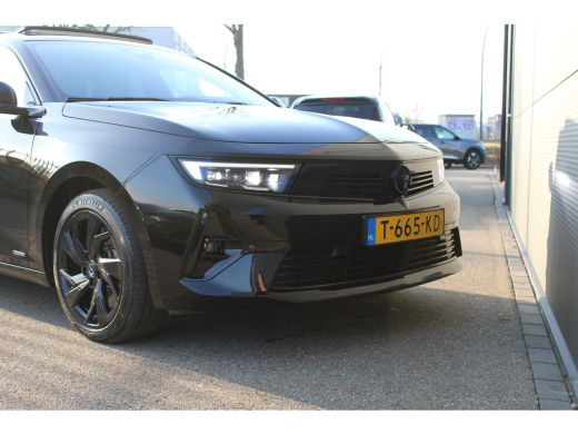Opel Astra 1.6 Hybrid Ultimate | Automaat | Navigatie | Camera | Panorama/schuifdak | Black pack | 7.500km | ActivLease financial lease