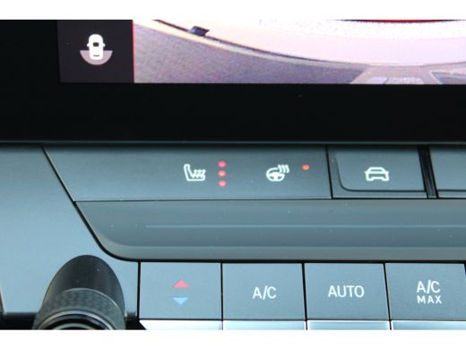 Opel Astra 1.6 Hybrid Ultimate | Automaat | Navigatie | Camera | Panorama/schuifdak | Black pack | 7.500km | ActivLease financial lease