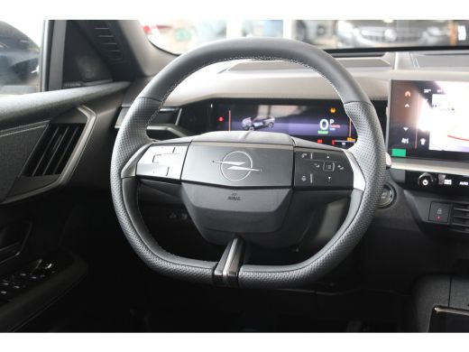 Opel Grandland GS | Afneembare trekhaak | Panoramadak | Focal audio | 20` lichtmetalen velgen | Matrix | Voorraa... ActivLease financial lease