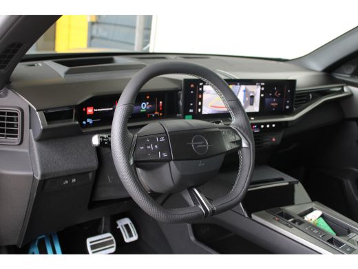 Opel Grandland GS | Afneembare trekhaak | Panoramadak | Focal audio | 20` lichtmetalen velgen | Matrix | Voorraa... ActivLease financial lease