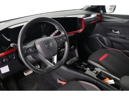 Opel Mokka-e Level 4 50 kWh | Dealer Onderhouden! | 100% SOH | 3-Fase | Camera | Navi | Clima | Cruise Control... ActivLease financial lease