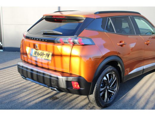 Peugeot 2008 1.2 PureTech Allure | Automaat | Navi by app | Apple carplay | Camera | All season | 65.000km | ActivLease financial lease