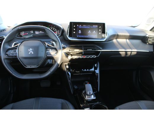 Peugeot 2008 1.2 PureTech Allure | Automaat | Navi by app | Apple carplay | Camera | All season | 65.000km | ActivLease financial lease