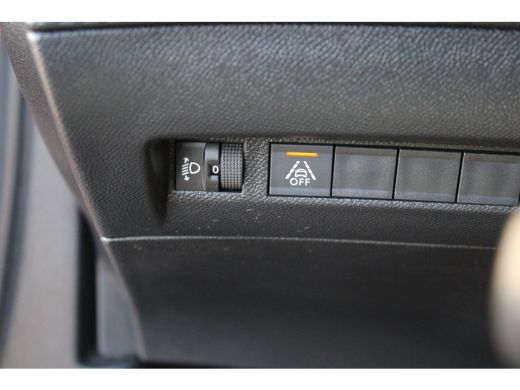 Peugeot 2008 1.2 PureTech Allure | Automaat | Navi by app | Apple carplay | Camera | All season | 65.000km | ActivLease financial lease