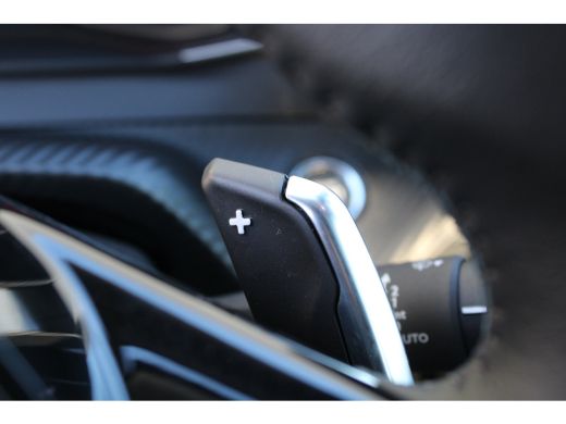 Peugeot 2008 1.2 PureTech Allure | Automaat | Navi by app | Apple carplay | Camera | All season | 65.000km | ActivLease financial lease