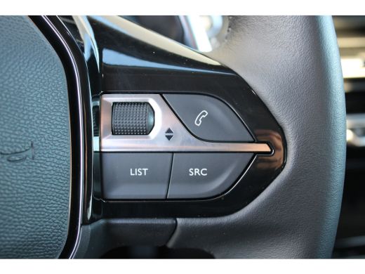 Peugeot 2008 1.2 PureTech Allure | Automaat | Navi by app | Apple carplay | Camera | All season | 65.000km | ActivLease financial lease