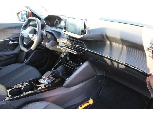 Peugeot 2008 1.2 PureTech Allure | Automaat | Navi by app | Apple carplay | Camera | All season | 65.000km | ActivLease financial lease