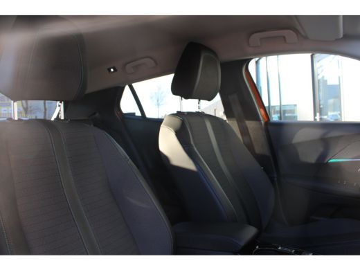 Peugeot 2008 1.2 PureTech Allure | Automaat | Navi by app | Apple carplay | Camera | All season | 65.000km | ActivLease financial lease