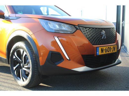 Peugeot 2008 1.2 PureTech Allure | Automaat | Navi by app | Apple carplay | Camera | All season | 65.000km | ActivLease financial lease