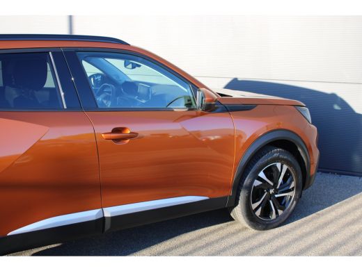 Peugeot 2008 1.2 PureTech Allure | Automaat | Navi by app | Apple carplay | Camera | All season | 65.000km | ActivLease financial lease