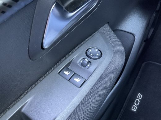 Peugeot 208 1.2 PureTech Active Carplay Cruise Clima DAB NL-Auto! ActivLease financial lease