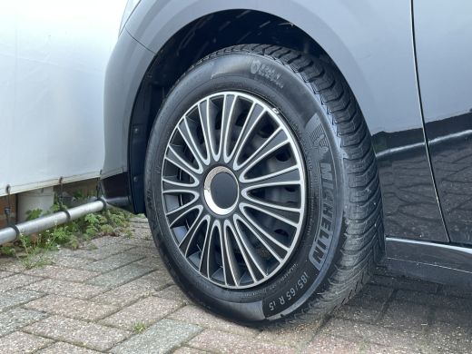 Peugeot 208 1.2 PureTech Active Carplay Cruise Clima DAB NL-Auto! ActivLease financial lease