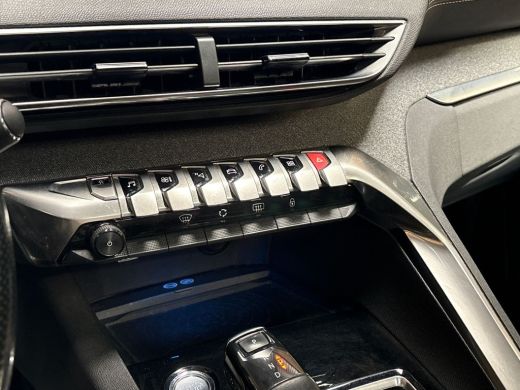 Peugeot 3008 1.2 PureTech GT-Line Automaat (PANORAMADAK, APPLE CARPLAY, 360 CAMERA, LEDER, KEYLESS, SPORTSTOEL... ActivLease financial lease