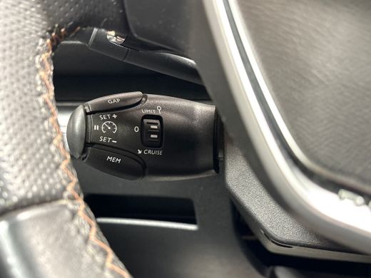 Peugeot 3008 1.2 PureTech GT-Line Automaat (PANORAMADAK, APPLE CARPLAY, 360 CAMERA, LEDER, KEYLESS, SPORTSTOEL... ActivLease financial lease