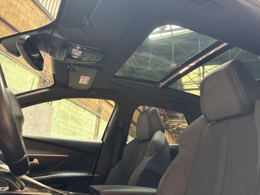 Peugeot 3008 1.2 PureTech GT-Line Automaat (PANORAMADAK, APPLE CARPLAY, 360 CAMERA, LEDER, KEYLESS, SPORTSTOEL... ActivLease financial lease