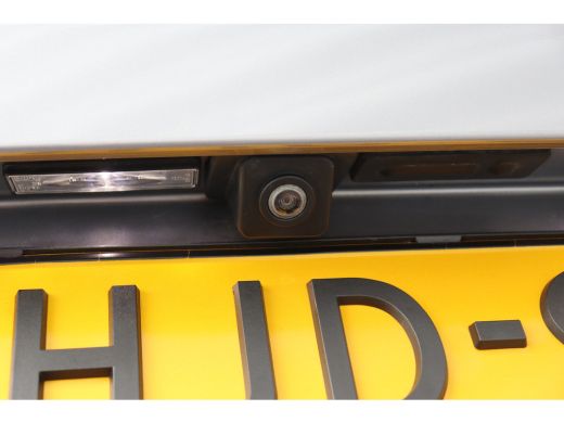 Peugeot 3008 1.6 HYBRID 225PK ALLURE PACK AUTOMAAT / NAVI / LEDER / CLIMA / LED / PDC / 18" LMV / CAMERA / KEY... ActivLease financial lease