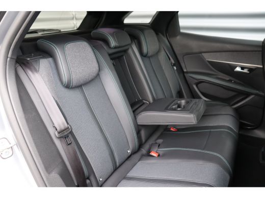 Peugeot 3008 1.6 HYBRID 225PK ALLURE PACK AUTOMAAT / NAVI / LEDER / CLIMA / LED / PDC / 18" LMV / CAMERA / KEY... ActivLease financial lease