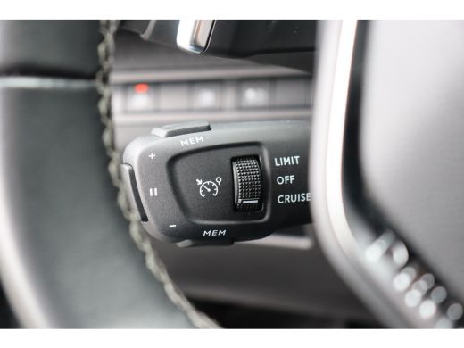 Peugeot 3008 1.6 HYBRID 225PK ALLURE PACK AUTOMAAT / NAVI / LEDER / CLIMA / LED / PDC / 18" LMV / CAMERA / KEY... ActivLease financial lease