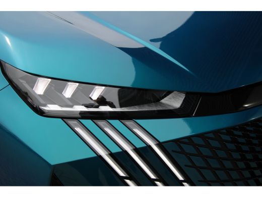 Peugeot 3008 1.6 plug-in Hybrid 195 GT | Achterbank in delen neerklapbaar | Achteruitrij assistent | Achteruit... ActivLease financial lease
