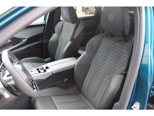 Peugeot 3008 1.6 plug-in Hybrid 195 GT | Achterbank in delen neerklapbaar | Achteruitrij assistent | Achteruit... ActivLease financial lease