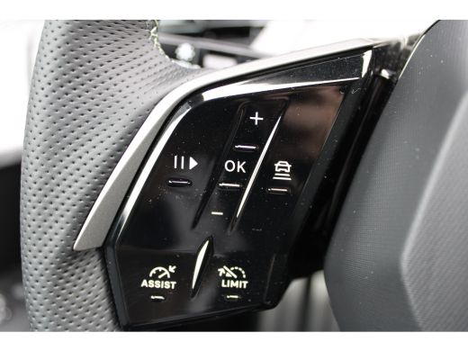 Peugeot 3008 1.6 plug-in Hybrid 195 GT | Achterbank in delen neerklapbaar | Achteruitrij assistent | Achteruit... ActivLease financial lease