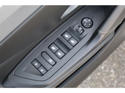 Peugeot 308 SW 1.2 Hybrid 136 e-DCS6 GT | Afn. Trekhaak | Navi | Camera | Voorruitverwarming | Carplay | Adap... ActivLease financial lease