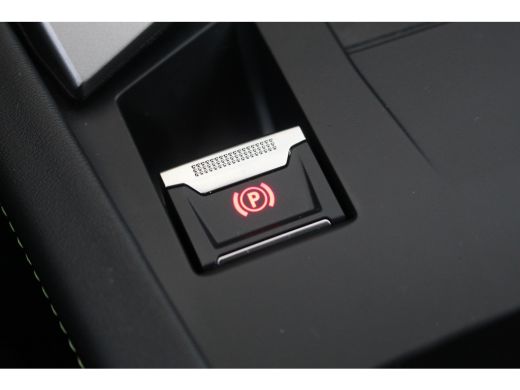 Peugeot 308 SW 1.2 Hybrid 136 e-DCS6 GT | Afn. Trekhaak | Navi | Camera | Voorruitverwarming | Carplay | Adap... ActivLease financial lease