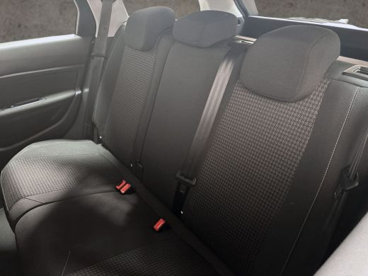 Peugeot 308 SW 1.2 PureTech Sport (APPLE CARPLAY, GROOT NAVI, TREKHAAK, SPORTSTOELEN, LM VELGEN, LANE ASSIST,... ActivLease financial lease