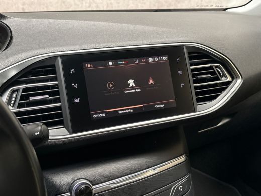 Peugeot 308 SW 1.2 PureTech Sport (APPLE CARPLAY, GROOT NAVI, TREKHAAK, SPORTSTOELEN, LM VELGEN, LANE ASSIST,... ActivLease financial lease