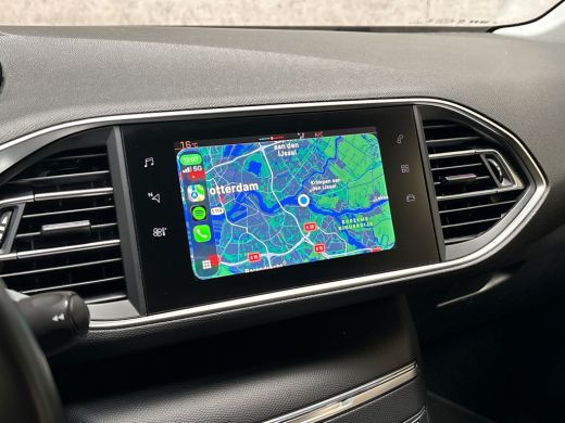 Peugeot 308 SW 1.2 PureTech Sport (APPLE CARPLAY, GROOT NAVI, TREKHAAK, SPORTSTOELEN, LM VELGEN, LANE ASSIST,... ActivLease financial lease