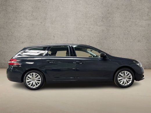 Peugeot 308 SW 1.2 PureTech Sport (APPLE CARPLAY, GROOT NAVI, TREKHAAK, SPORTSTOELEN, LM VELGEN, LANE ASSIST,... ActivLease financial lease