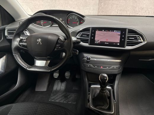 Peugeot 308 SW 1.2 PureTech Sport (APPLE CARPLAY, GROOT NAVI, TREKHAAK, SPORTSTOELEN, LM VELGEN, LANE ASSIST,... ActivLease financial lease