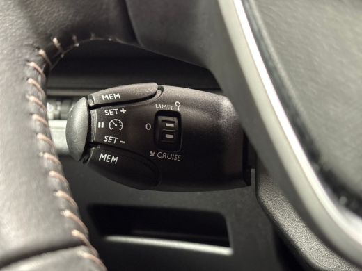 Peugeot 5008 1.2 PureTech Sport 7 Persoons (APPLE CARPLAY, GROOT NAVI, PARKEERSENSOREN, SPORTSTOELEN, GETINT G... ActivLease financial lease