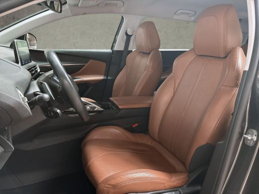 Peugeot 5008 1.2 PureTech Sport 7 Persoons Automaat (APPLE CARPLAY, BRUIN LEDER, 360 CAMERA, ADAPTIVE CRUISE, ... ActivLease financial lease