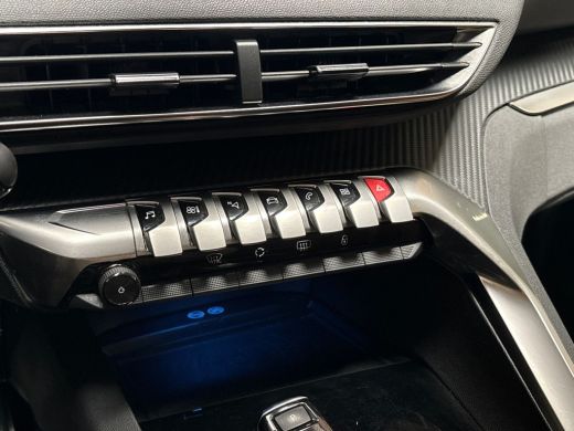 Peugeot 5008 1.2 PureTech Sport 7 Persoons Automaat (APPLE CARPLAY, BRUIN LEDER, 360 CAMERA, ADAPTIVE CRUISE, ... ActivLease financial lease